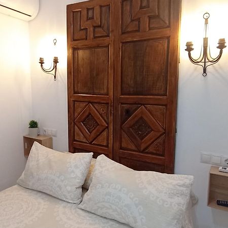 סהרה דה לה סיירה El Detalle Apartamento Y Estudio מראה חיצוני תמונה